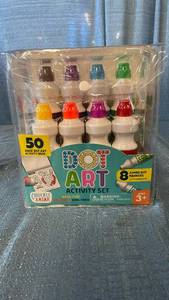 lot 3053 image: Chuckle & Roar Dot Art Activity Kit - 1.0 set