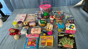 lot 3061 image: Childrens Toy Lot