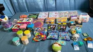 lot 3065 image: Mixed Toy Lot