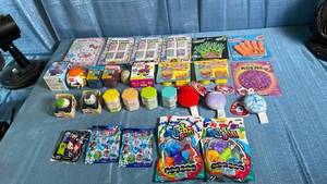lot 3070 image: Mixed Toy Lot