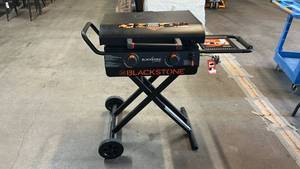 Blackstone 22 Inch Griddle with Hood and Flexfold Legs