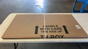 lot 8139 image: Cardboard TV Box Flat Corrugated Shipping Box