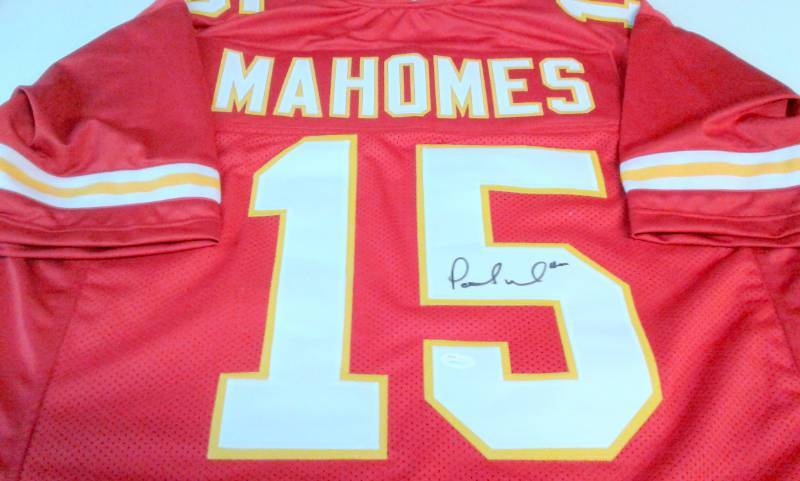 Patrick Mahomes Autographed Framed Red Chiefs Jersey – Super