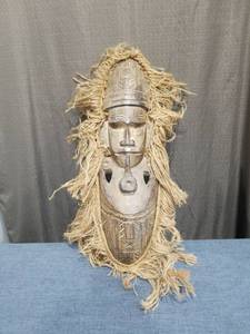 lot 155 image: WOODEN TRIBAL MASK