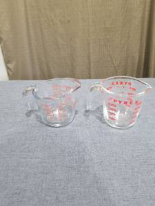 lot 164 image: LOT OF 2 GLASS MEASURING CUPS