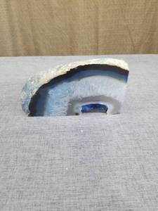 lot 196 image: VINTAGE Blue Agate Polished Geode Paperweight