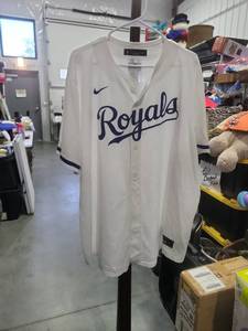 lot 228 image: Nike Kansas City Royals Baseball Jersey XXL