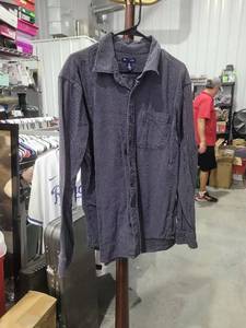 lot 241 image: Gap Slim Fit Striped Long-Sleeve Button-Up Shirt Size Large