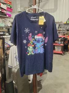 lot 246 image: Disney Stitch Holiday Graphic T-Shirt LG Navy Blue