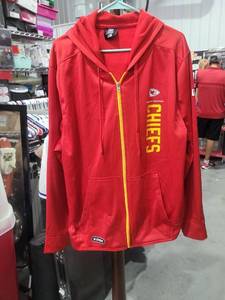 lot 247 image: NFL Team Apparel Kansas City Chiefs Training Hoodie Red Size XL