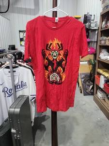 lot 250 image: Unirex 202 Graphic T-Shirt Red Size M