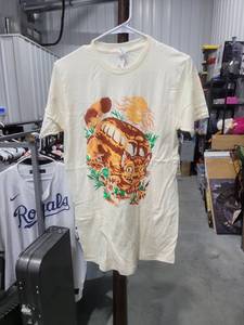 lot 252 image: Unbranded Graphic T-Shirt Size S Cream Studio Ghibli Design
