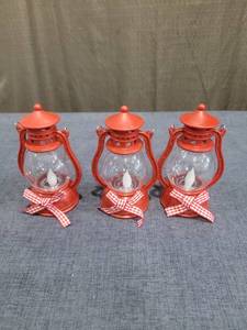 lot 289 image: (3) Miniature Red Lantern Ornaments