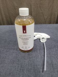 lot 320 image: Holiday Home Multi-Purpose Cleaner 16 fl oz 473 ml