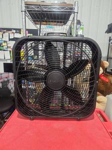 lot 263 image: Lasko Box Fan