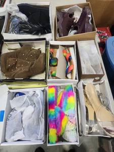 lot 272 image: Large Lot of Womens Shoes v Random Sizes