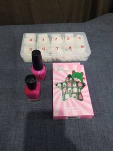 lot 357 image: LOT OF RANDOM NAIL ITEMS