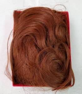 lot 47113 image: Hair Auburn Wig for Women, 18 Inch Middle Part Wavy Synthetic Wig - Retail $28
