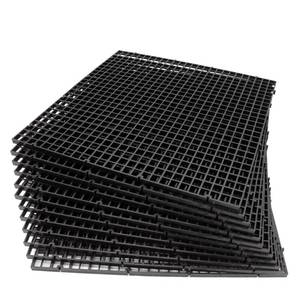 lot 47128 image: 12 Pcs Aquarium Fish Tank Divider Plastic Egg Crate, L - Retail $20