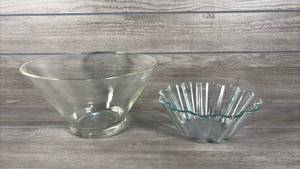 lot 105 image: 2 Glass Bowls (ribbed is Pyrex)