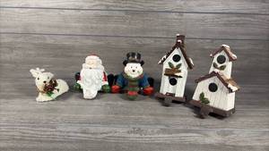 lot 121 image: Holiday Decorative Figurine lot