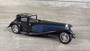 lot 129 image: 1930 Diecast Model Classic Bugatti Royale Black Blue Two-Tone