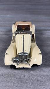 lot 133 image: Diecast Roadster 1938 Jaguar sS-100 Convertible Model Cream