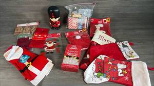 lot 146 image: Christmas Holiday Decor Lot