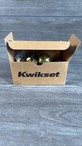 lot 161 image: Kwikset 966H 3 GC Interior Pack Hancock Polished Brass 99660-150