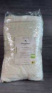 lot 169 image: Tommy Bahama Home FullQueen Quilt Set 100% Cotton&nbsp