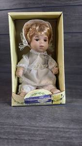 lot 184 image: Victorian Beauty Porcelain Baby Doll