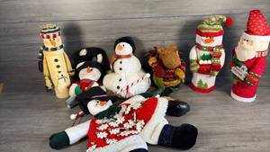 lot 196 image: Christmas Holiday Decor Lot