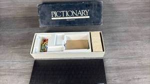 lot 208 image: Pictionary Game The Game of Quick Draw