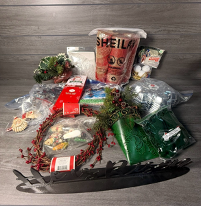 lot 235 image: Christmas Holiday Decoration Lot&nbsp