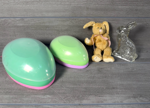 lot 239 image: Easter lot decor