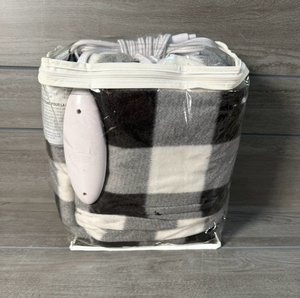 lot 254 image: Electric Heated Blanket with Checkered Pattern and Controller