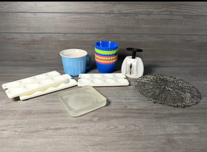 lot 257 image: Kitchen Gadget Lot&nbsp