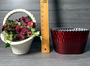 lot 262 image: 2 Decorative Planters White Basket Red Textured Ceramic