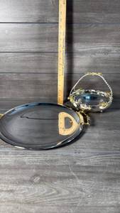 lot 319 image: Metal dishes