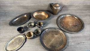 lot 505 image: Metal Tableware Set&nbsp
