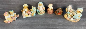 lot 506 image: Lot of&nbsp Decorative Bear Figurine Sets with Accessories
