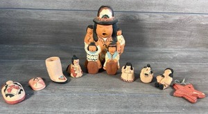 lot 527 image: Native American Pottery Figurine Collection&nbsp