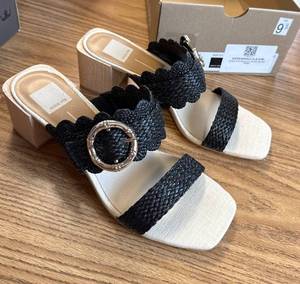 lot 22 image: Dolce Vita Womans Zophy Sandal Beige Size 9.5