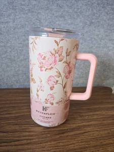 lot 71 image: HydraFlow 68oz Pitcher, Pink Floral