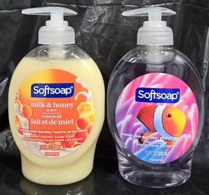 lot 875 image: Softsoap Hand Soap 7.5 FL OZ Milk & Honey and Tropical Scenes