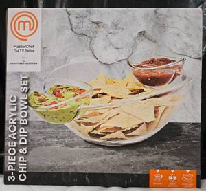 lot 936 image: MasterChef The TV Series Signature Collection 3-Piece Acrylic Chip & Dip Bowl Set