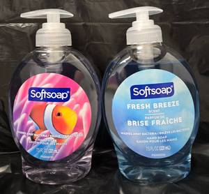 lot 949 image: (2) Softsoap Hand Soap 7.5 oz