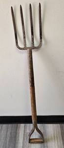 lot 969 image: 4-Prong Garden Pitch Fork with Wood Handle