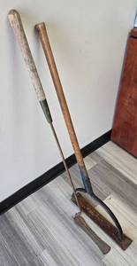 lot 986 image: 2 Vintage Hand Weed Wackers with Wooden Handles