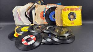 lot 22 image: Vinyl 45 RPM Records Various Artists and Labels